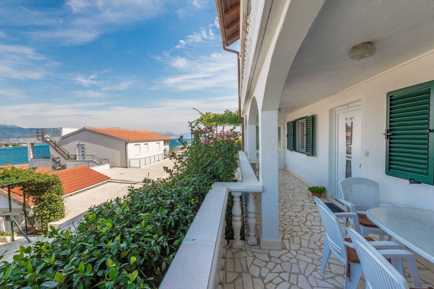 Apartment Bubi Trogir Exteriör bild