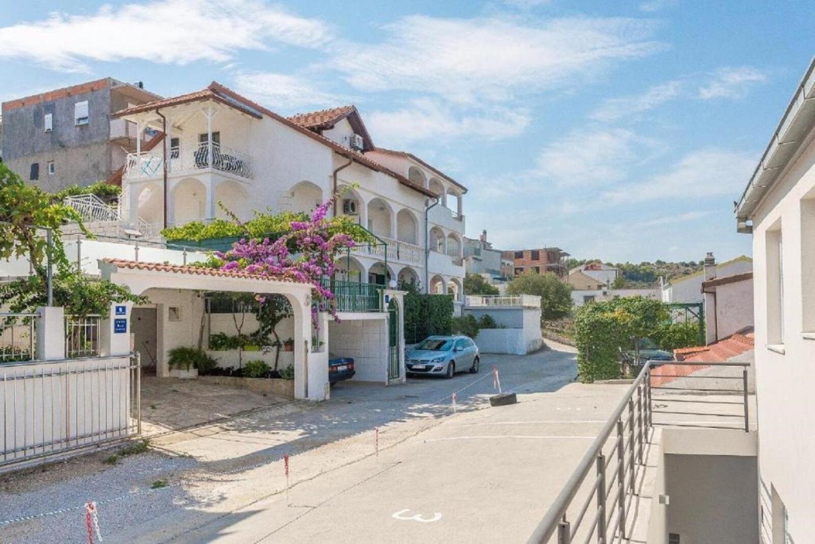 Apartment Bubi Trogir Exteriör bild